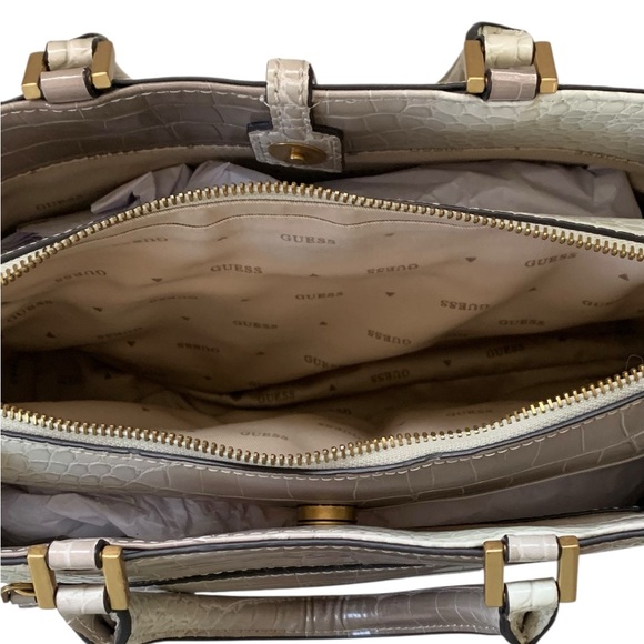 *NWOT* GUESS G James Girlfriend Beige Ombre Crocodile Embossed Satchel - Picture 11 of 12